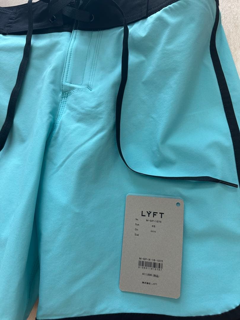 【新品未使用】LYFT サーフパンツ XSサイズ 水色