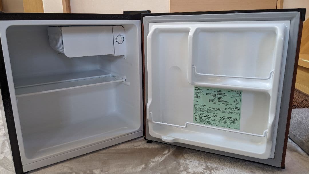 小型冷蔵庫　46L PRC-B051D-M