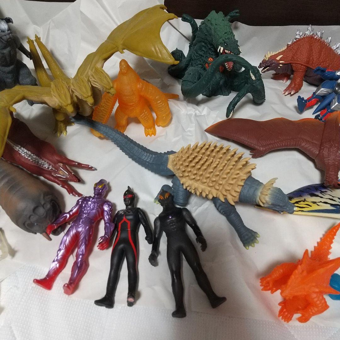 出品を待つフィギュア達