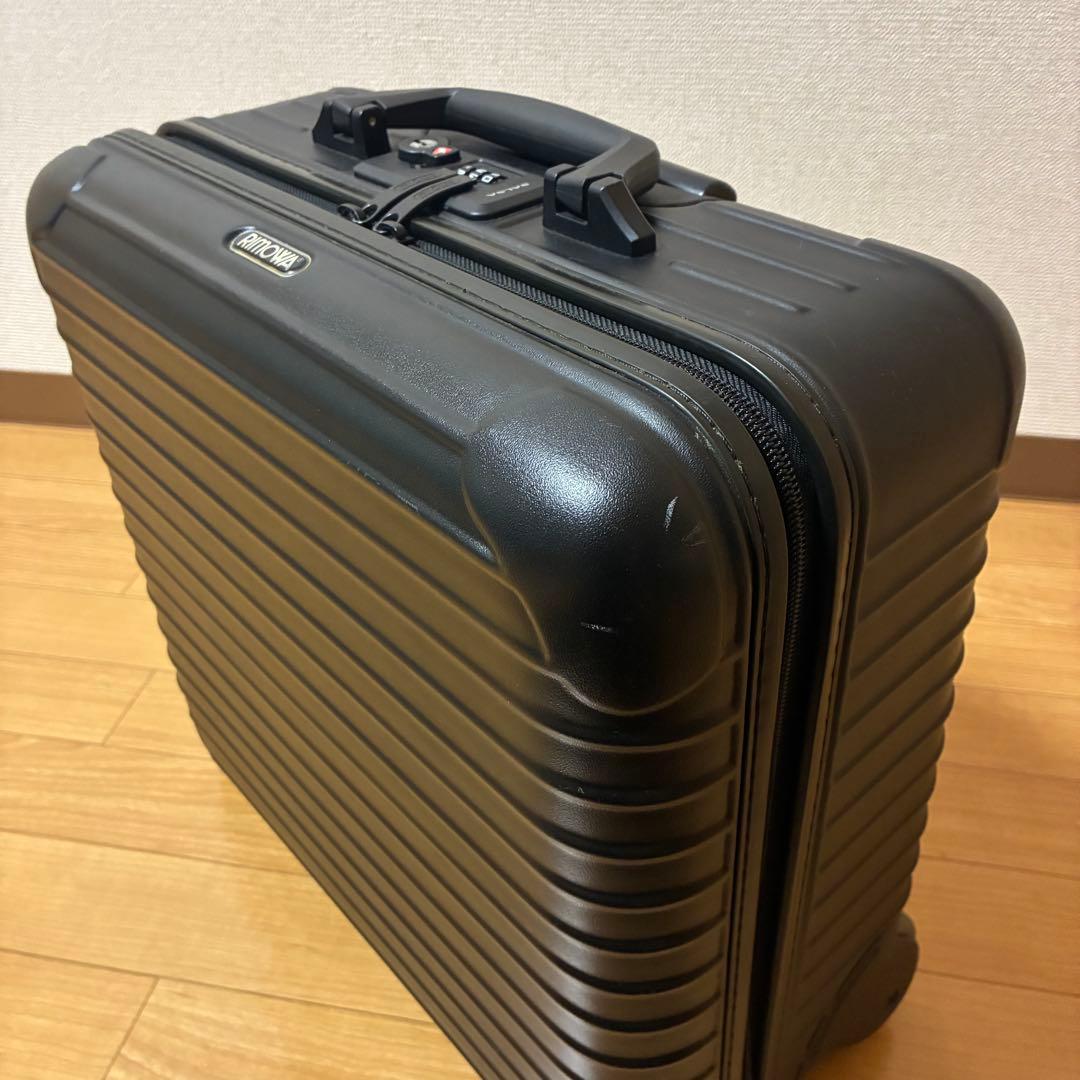【美品】RIMOWAリモワ サルサ機内持込み23Lマットブラック2輪TSAロック