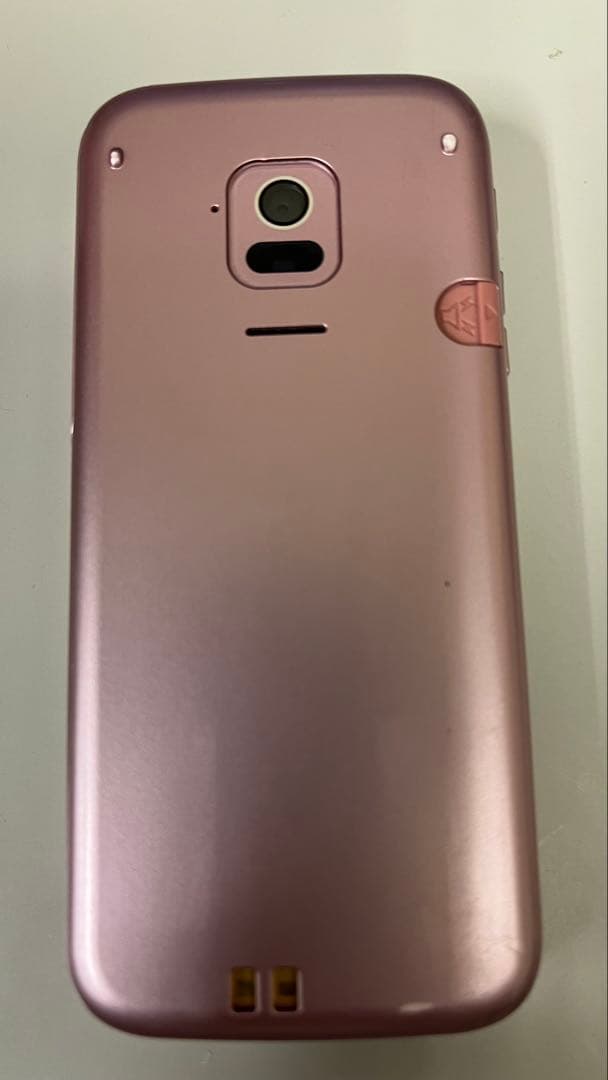 ドコモ　らくらくフォン　F-01M ホルダー充電器付き