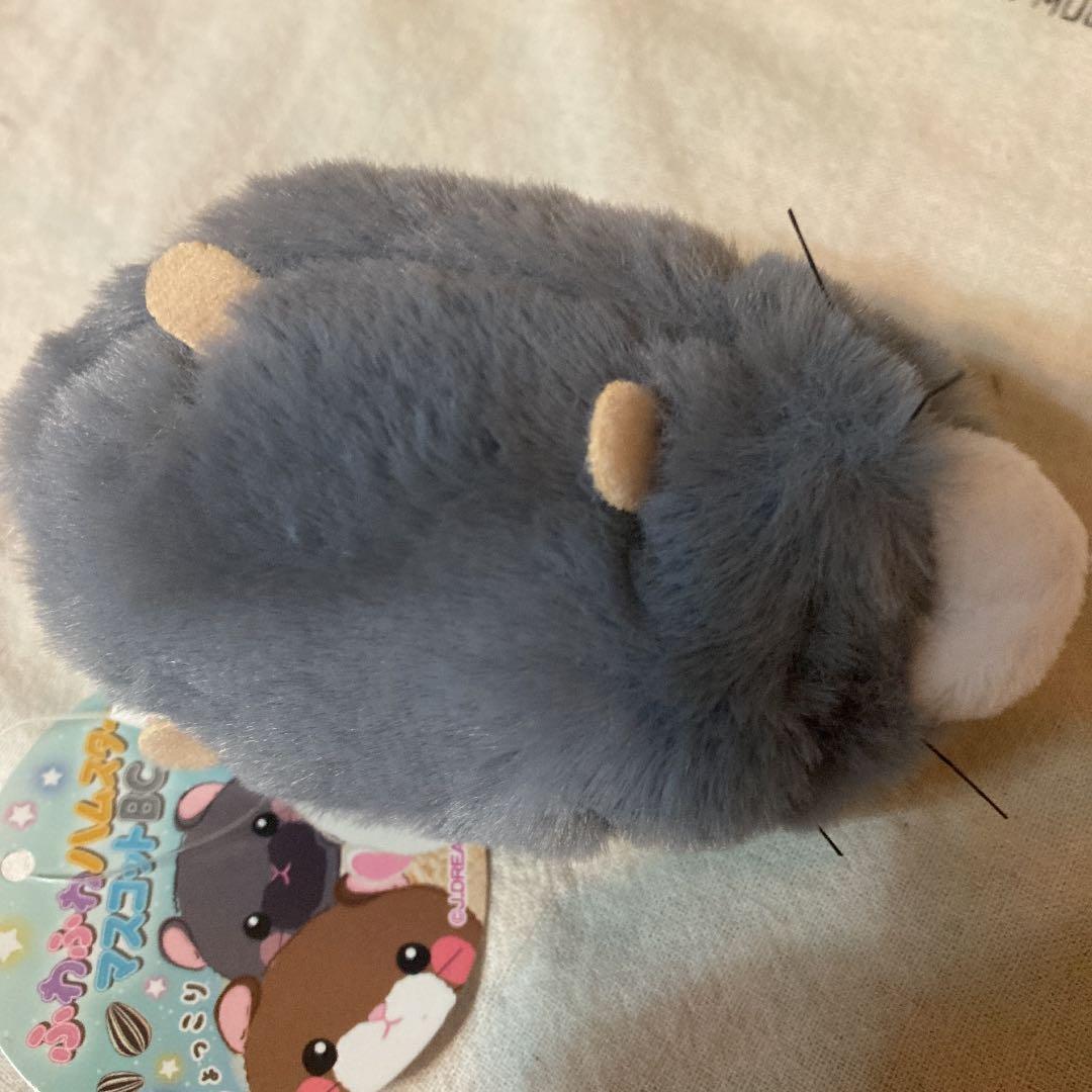 ちょ〜可愛い　グレーのハムスター　モコフワ　ぬいぐるみ　キーホルダー　新品未使用