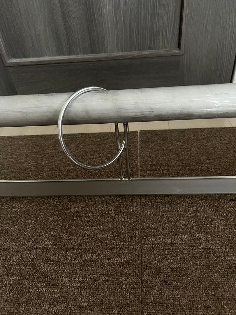 『いちご大福』　ステンレス猛禽類パーチ