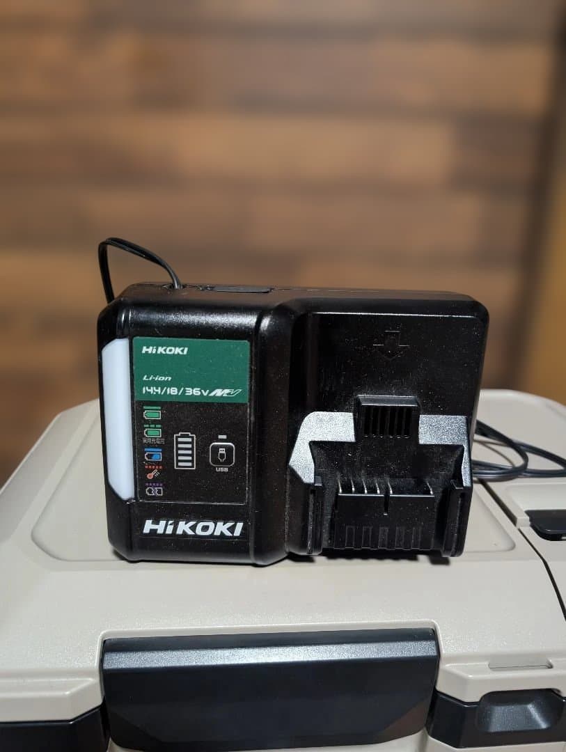 ハイコーキ　冷温庫　バッテリー2個