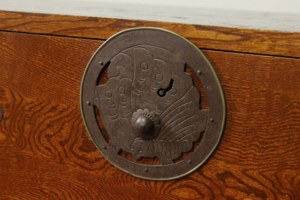 欅共縁！蝶覆輪！時代箪笥・四杯！和家具サイドボード古家具和モダンローチェスト古布