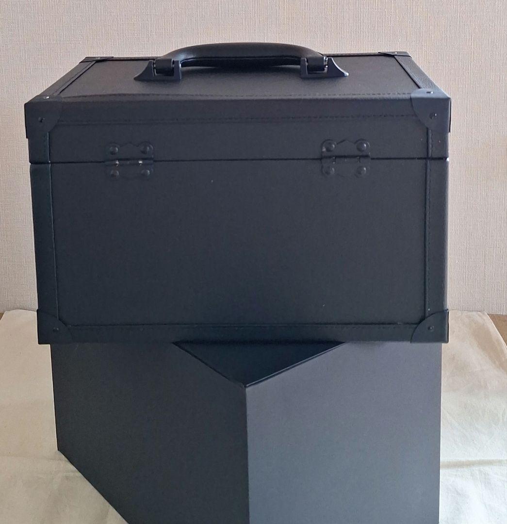 【非売品/新品】M・A・C　マックメイクアップケース・ボックス/限定ポーチ付き