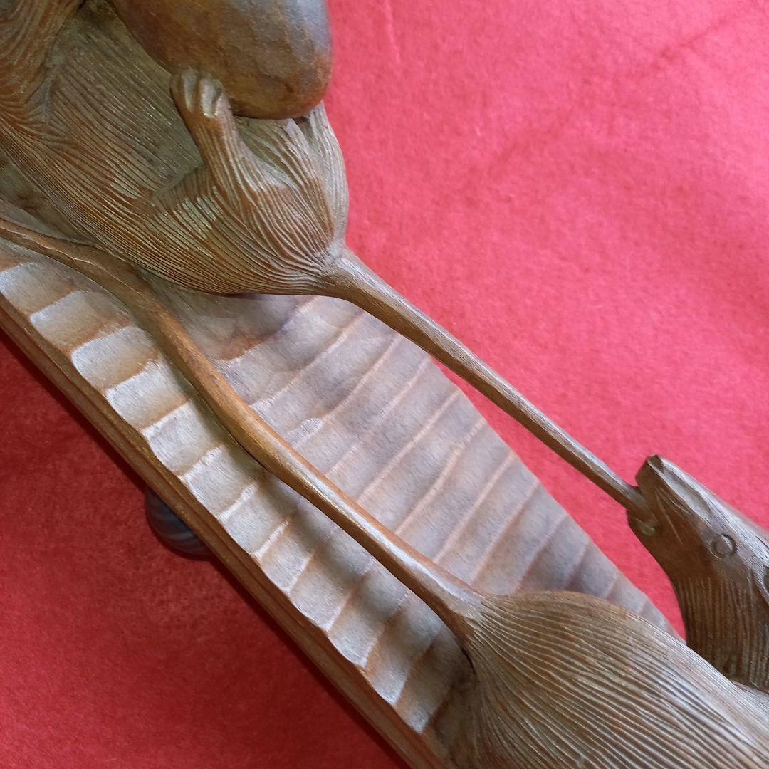 鼠　ネズミ　ねずみ　木彫り　骨董　オブジェ　天然木　古民藝　彫刻　一刀彫