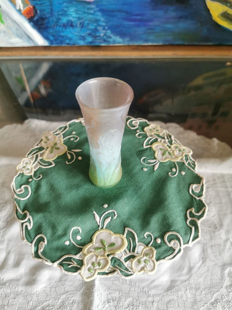 アンティーク フランス オープンカットワーク三つ葉刺繍 翡翠色リネンドイリー