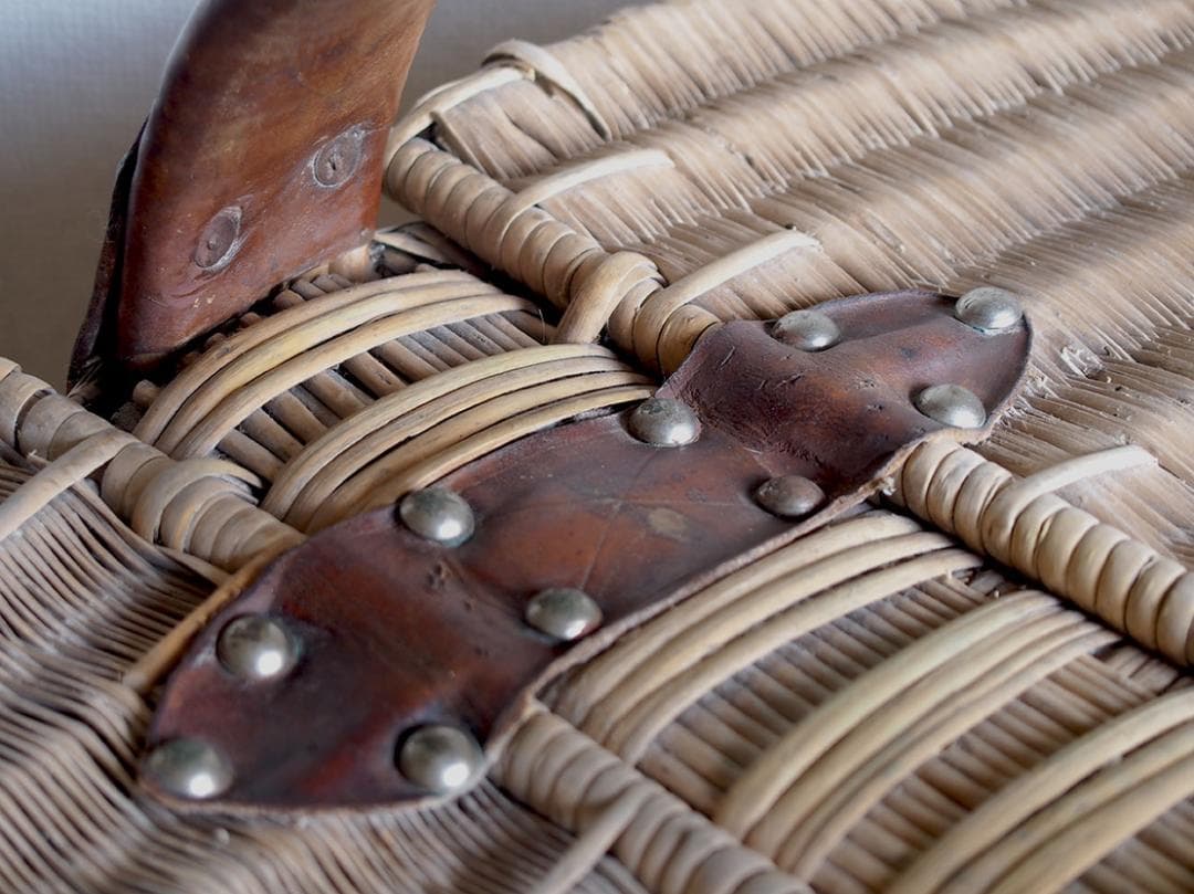 ふた付き 皮ハンドル大きなバスケット 民藝 パニエ かご細工 柳 籐/K351