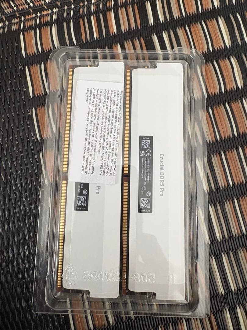 64gb CrucialPRO 32GB×2枚 DDR5-6000