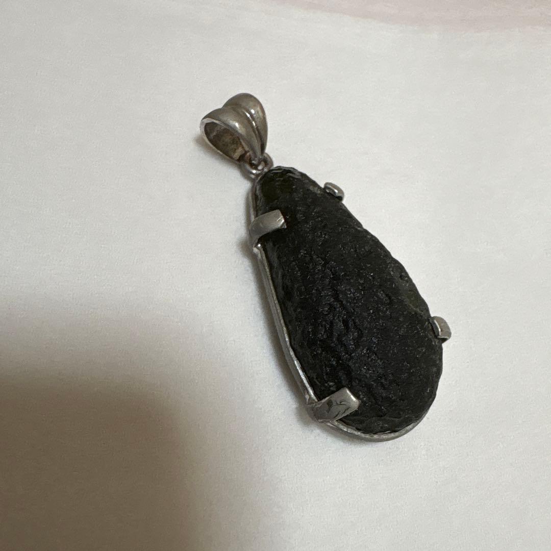 モルダバイト　ペンダント