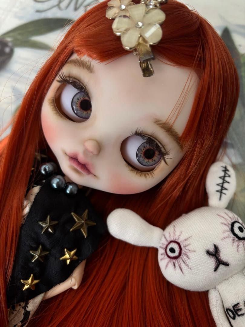 カスタムアイシードール　ネオサイズ　白肌　赤茶サラサラストレート