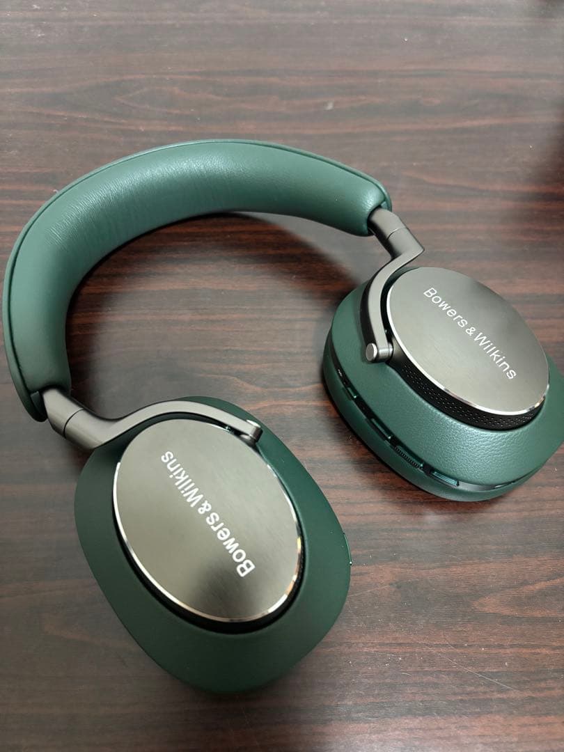 Bowers & Wilkins PX8 ダーク・フォレスト