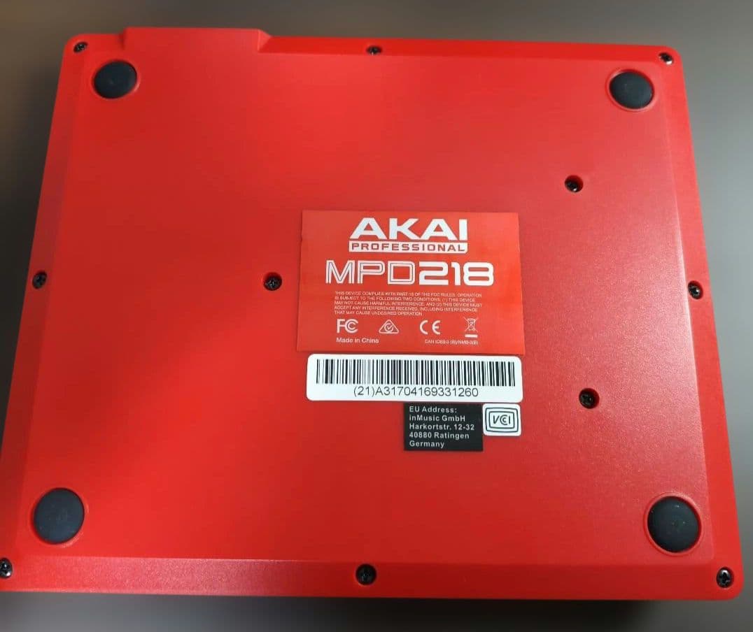 AKAI MPD218 MIDIパッド