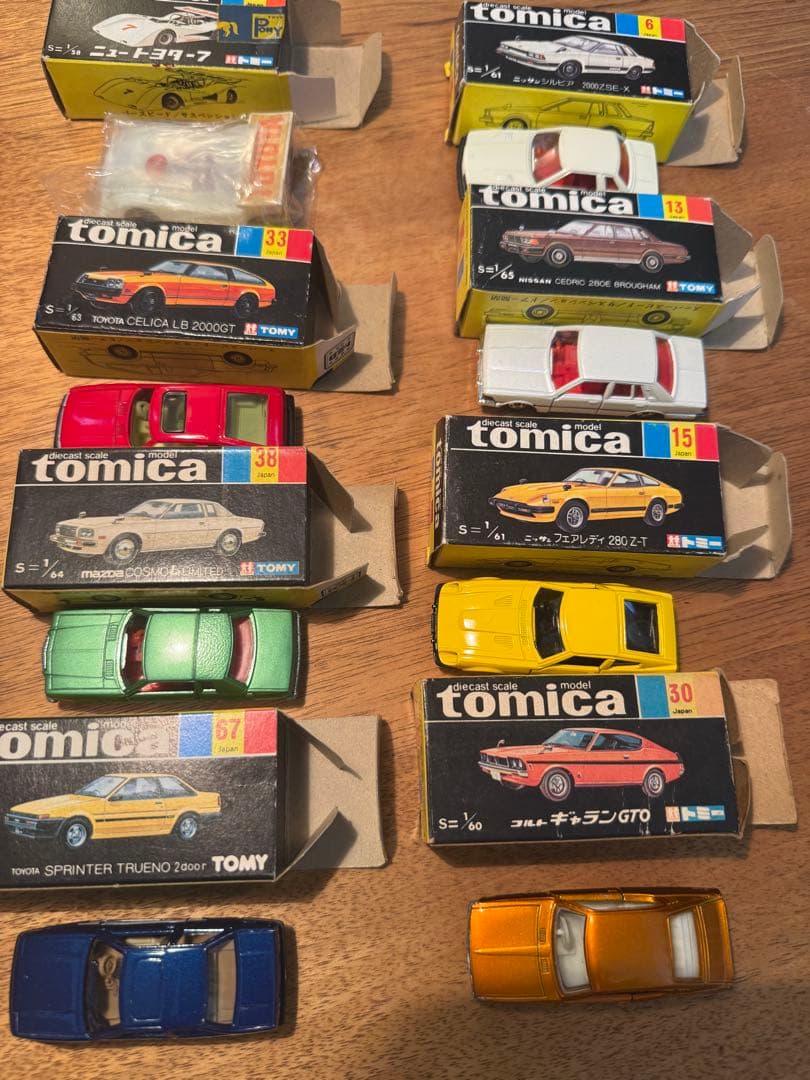 キャランGTO含む、黒箱16台＋外国車シリーズ23台＋赤箱48台＋8台計95台