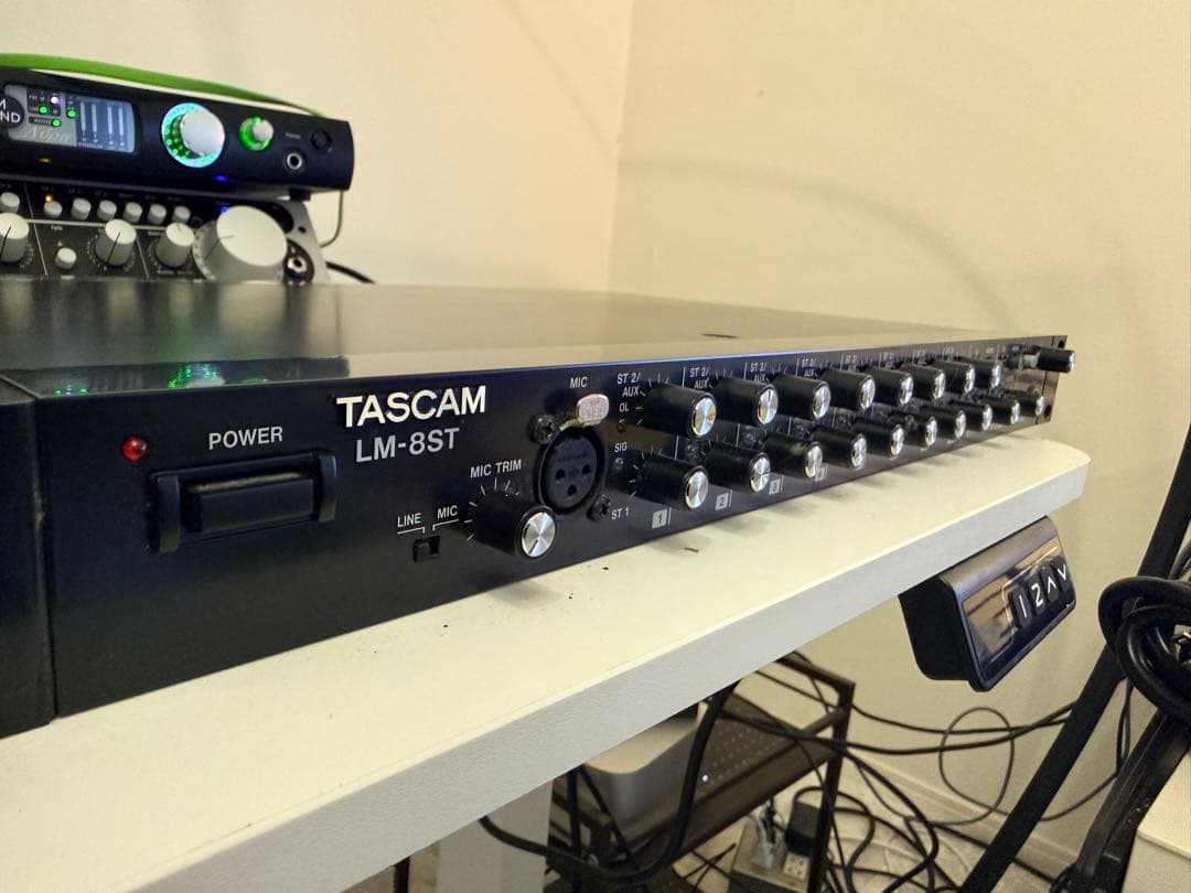 TASCAM LM-8ST マルチチャンネルオーディオミキサー　ラインミキサー