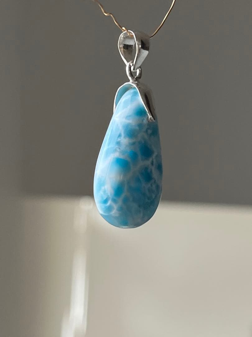 天然石ラリマー☆高品質！しずく型ペンダントトップ☆両面違う模様で素敵！