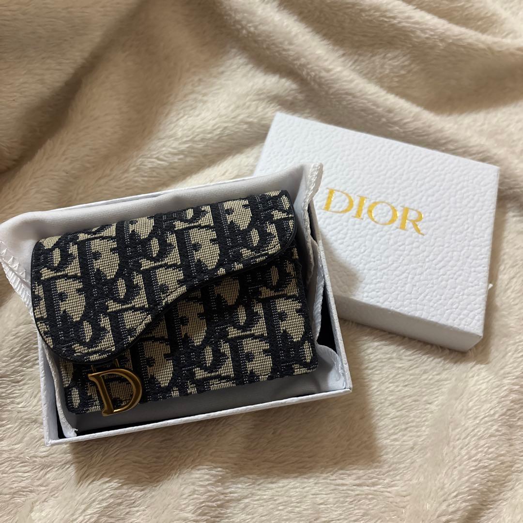 DIOR二つ折り財布
