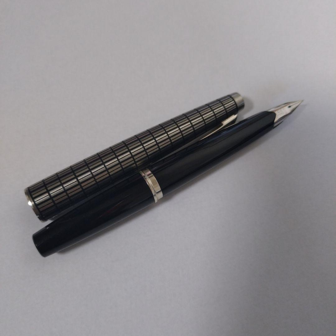 パイロット万年筆 エリート 蝕刻キャップ 18K-750〈F〉H877