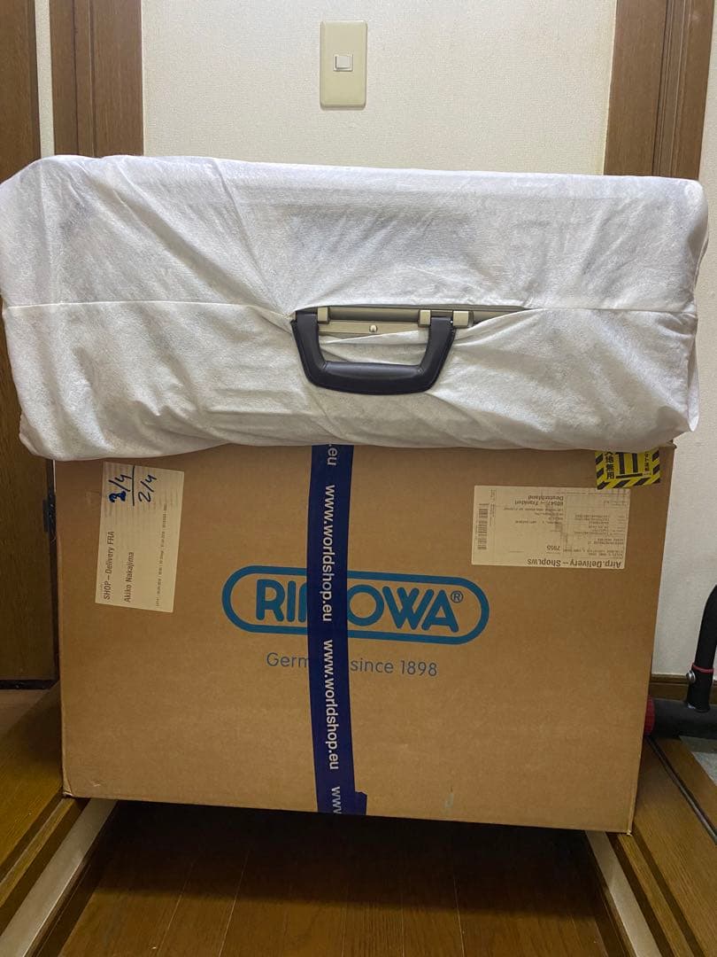 新品 旧 リモワ ルフトハンザ プライベートジェット 67L チタニウム