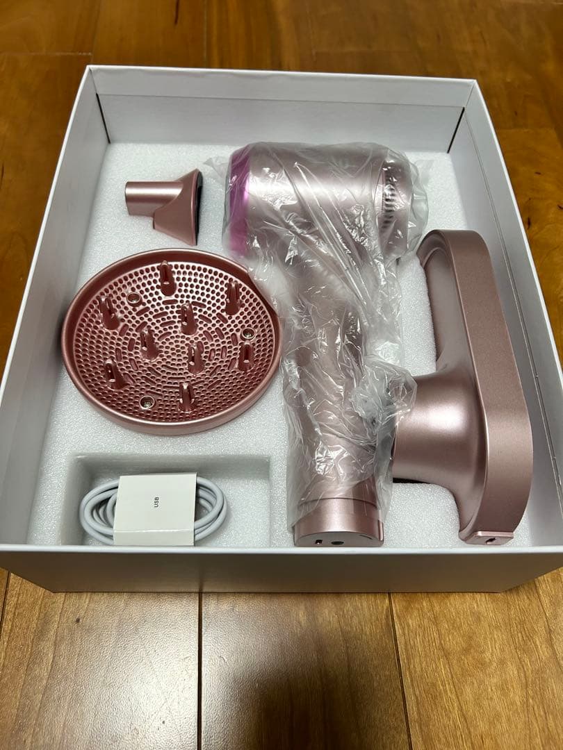 ヘアドライヤー ワイヤレス　ピンク