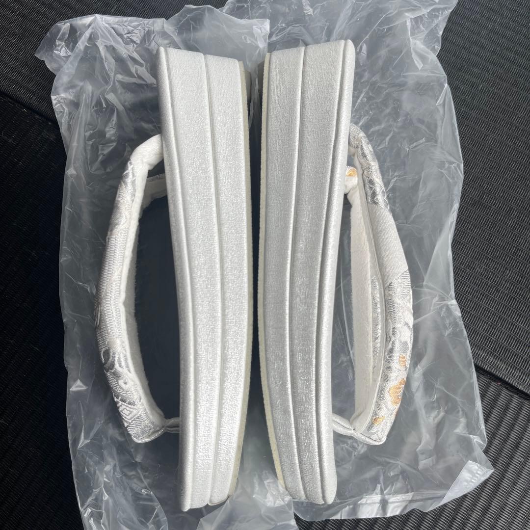 シルバーホワイト刺繍バッグと草履セット 帯地 カブセ