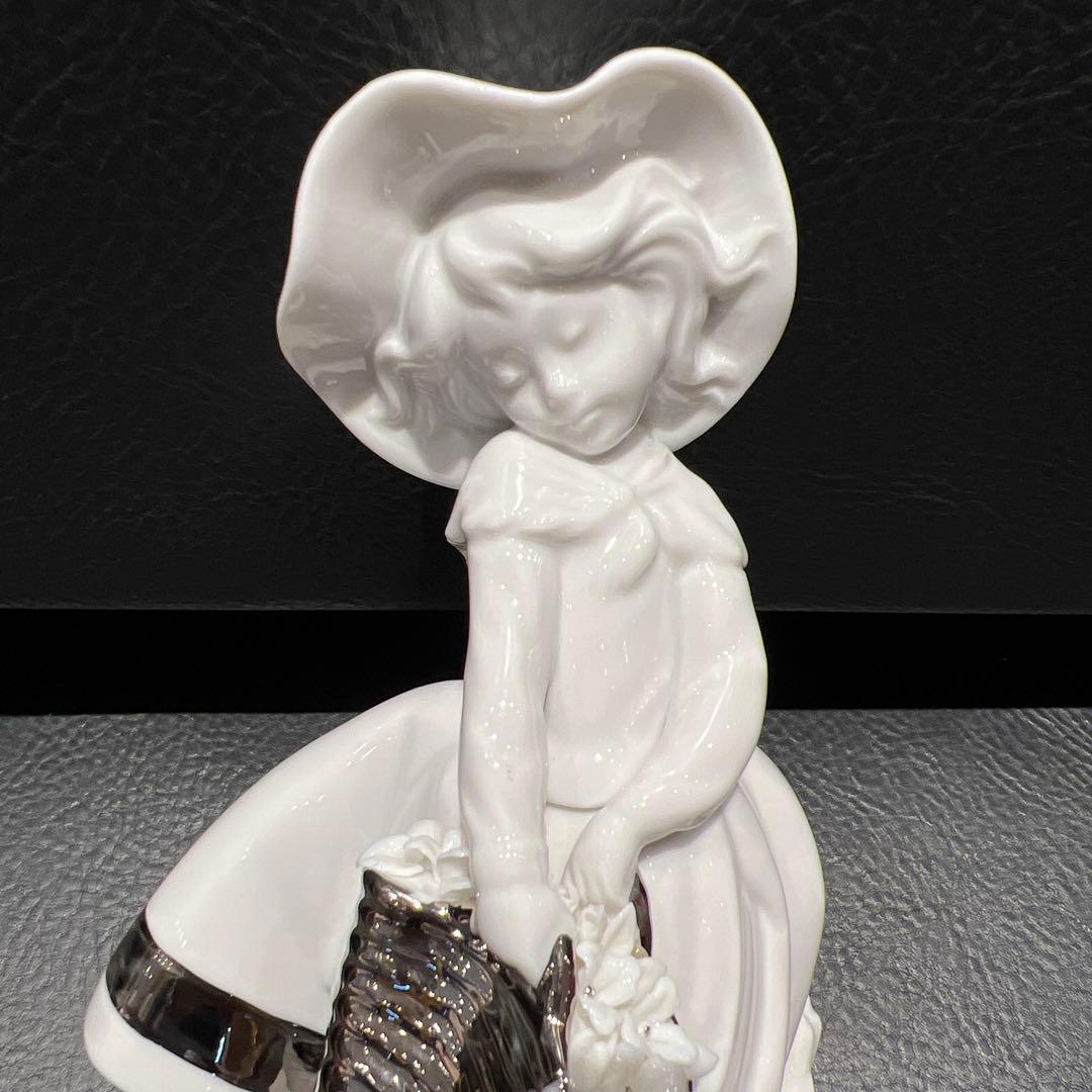 LIADRO リヤドロ（陶器人形 置物） 花と少女 綺麗な花ばかり　スペイン製