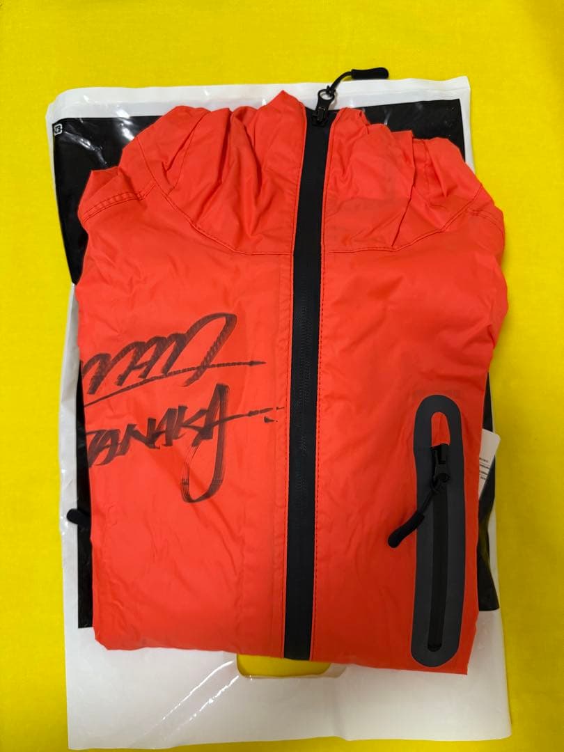 マンウィズ タナパイサイン入り KIU レインコート