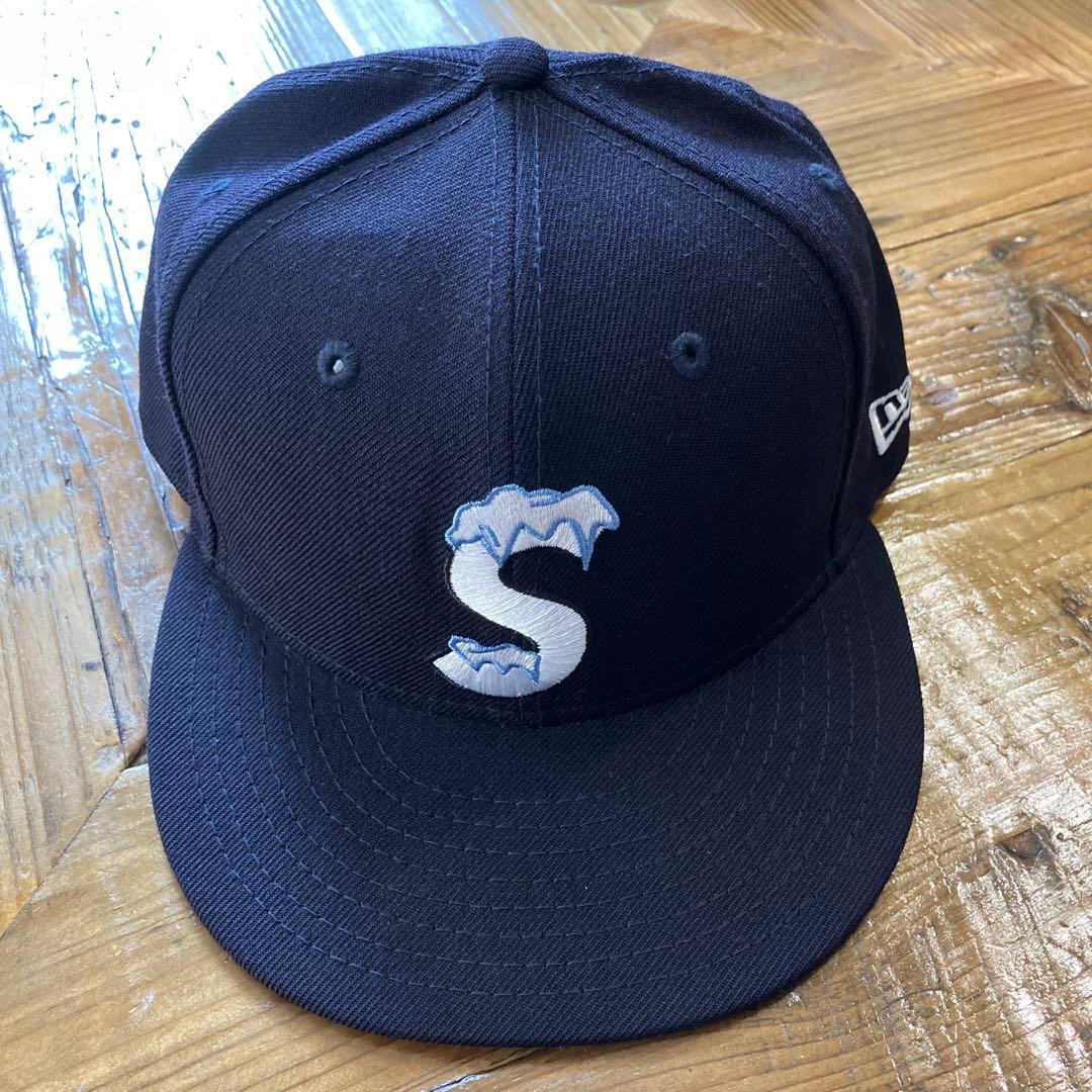 Supreme S Logo New Eraネイビー　7 1/2