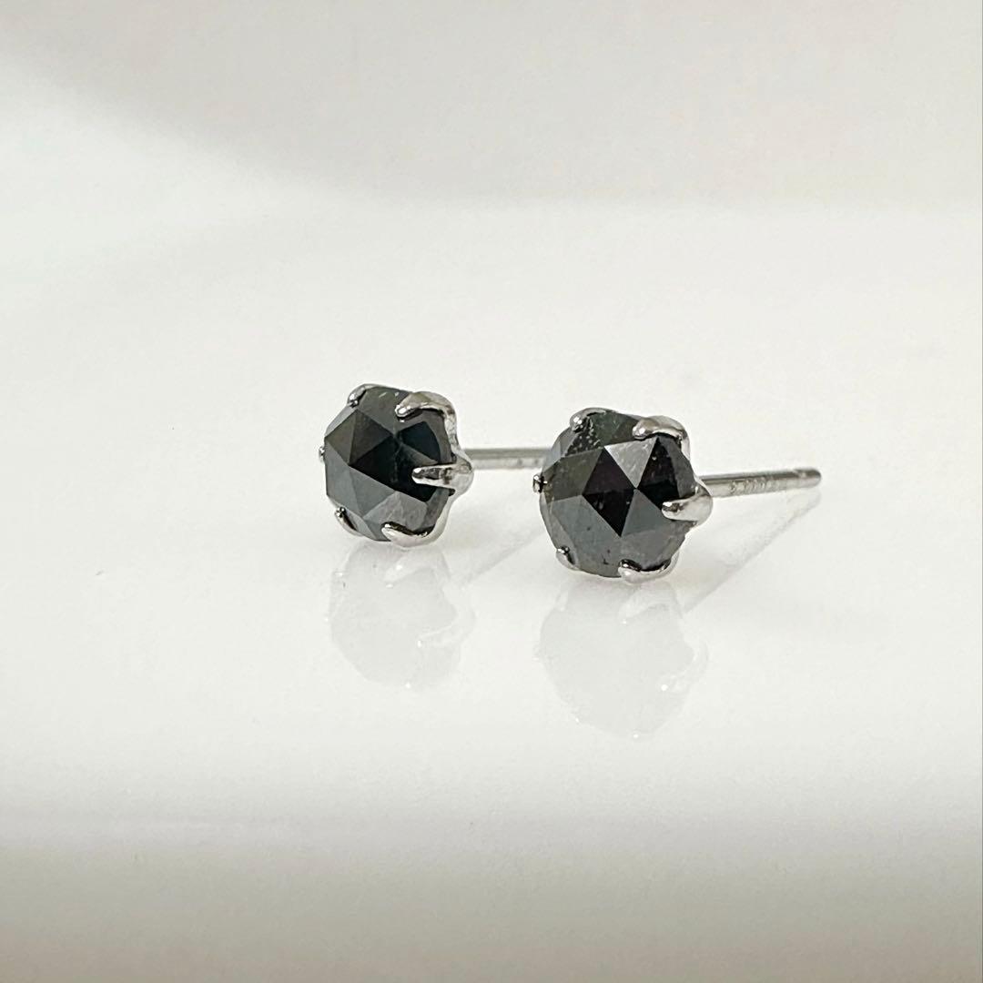 プラチナ ブラックダイヤモンド0.50ct ！