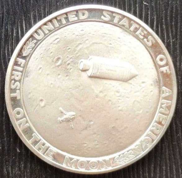 Apollo11純銀　メダル　　貨幣　銀製　発行記念　公式記念　銀盃　銀杯