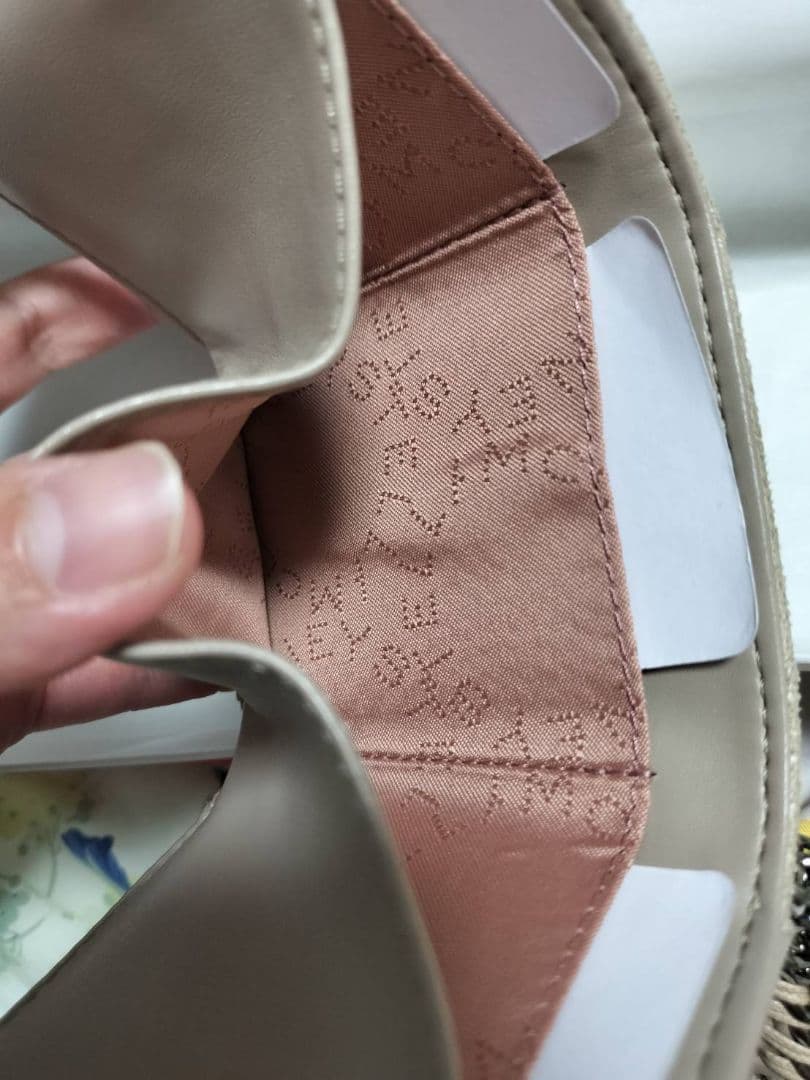 新品未使用！STELLA McCARTNEY ベージュ三つ折り財布