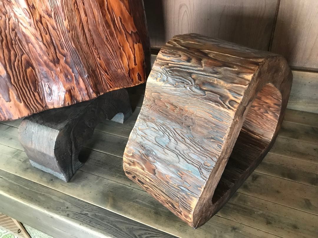 大幅値下げ‼️大小の木の彫刻オブジェ2点セット。台座付き。