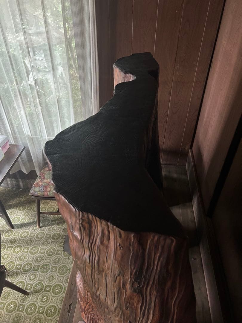 大幅値下げ‼️大小の木の彫刻オブジェ2点セット。台座付き。