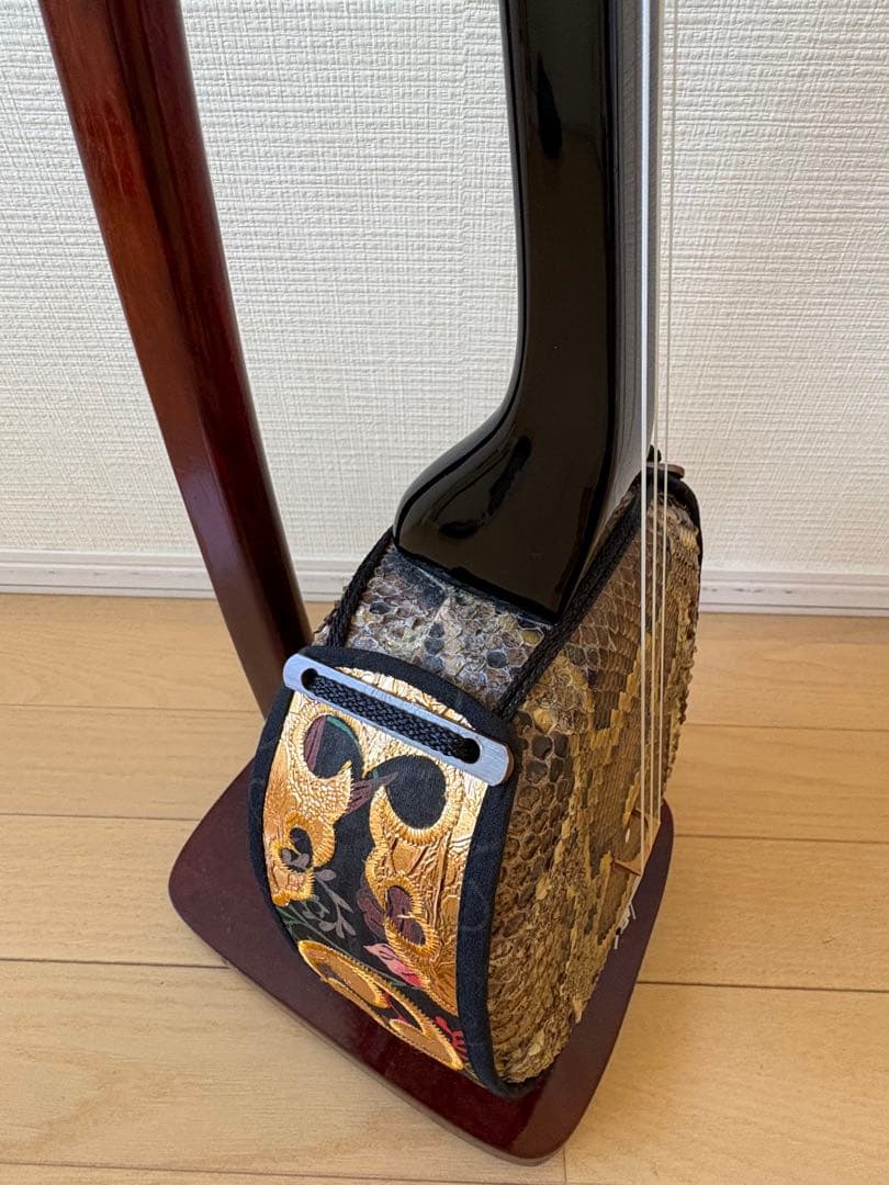 値下げしました沖縄三線 本張り一枚皮 ゆし実