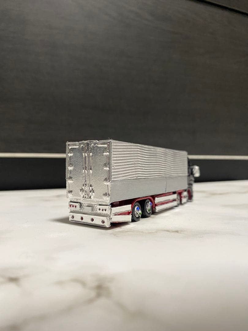 トミカ　　プロフィア4軸ウイング車