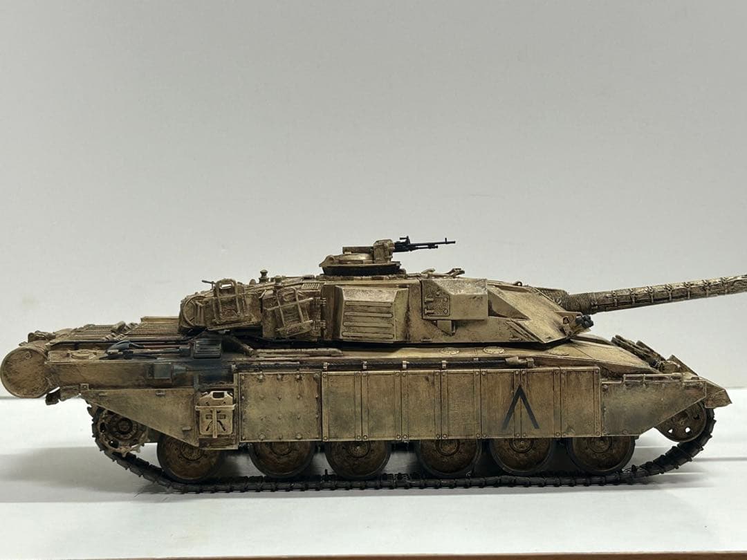 タミヤ　1/35 チャレンジャー1 mk.3 完成品 戦車　模型　プラモデル