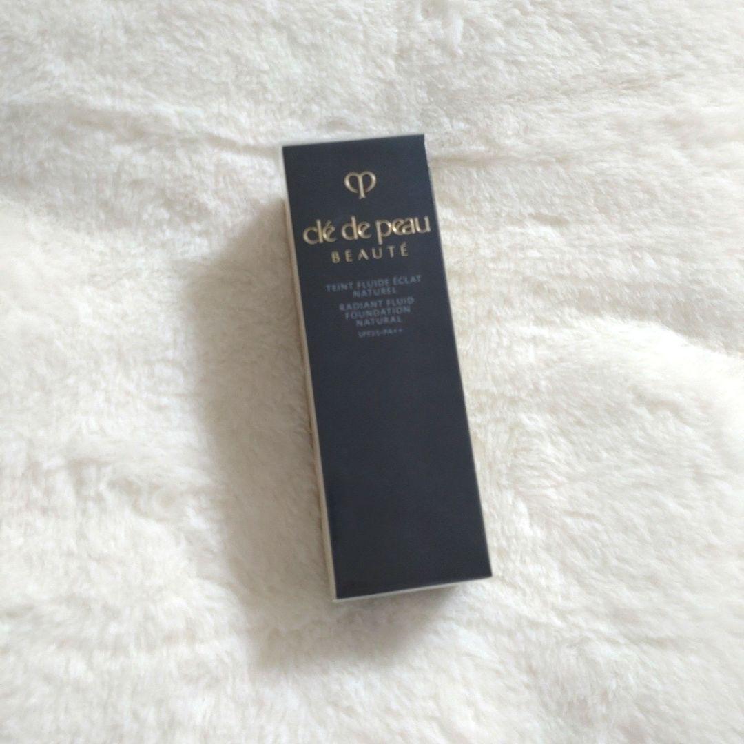 クレ・ド・ポーボーテ タンフリュイドエクラ ナチュレル オークル00