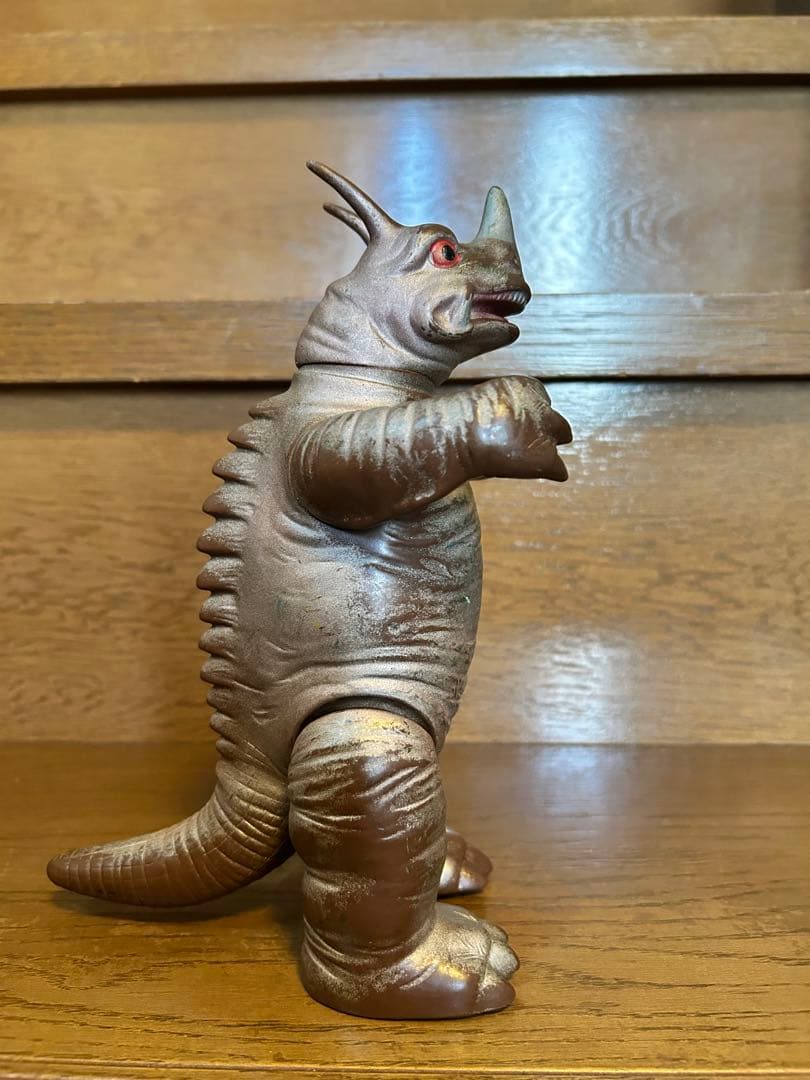 レア物　ネロンガマルサン当時物スタンダードサイズ