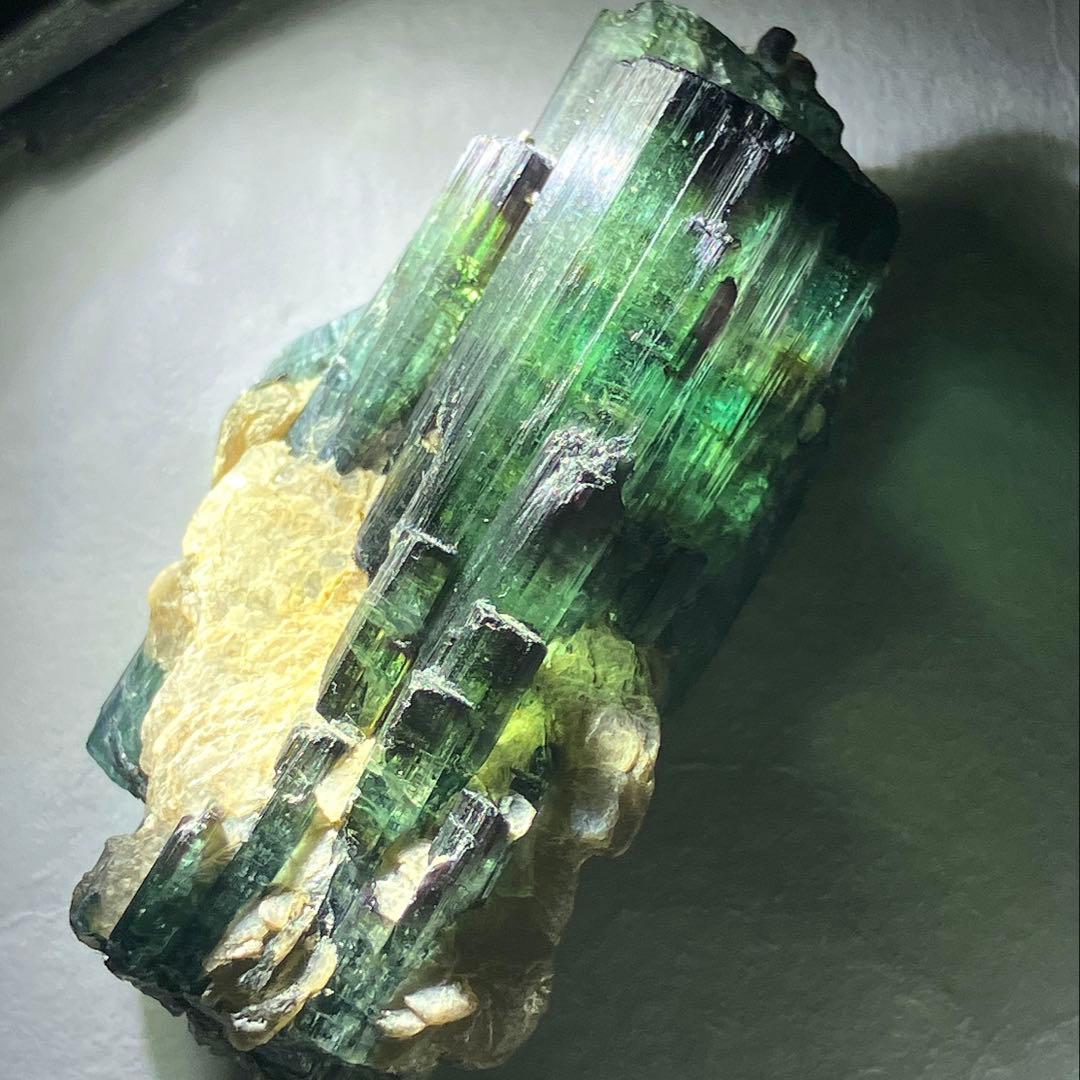 トルマリン エルバイト 電気石 白雲母 共生