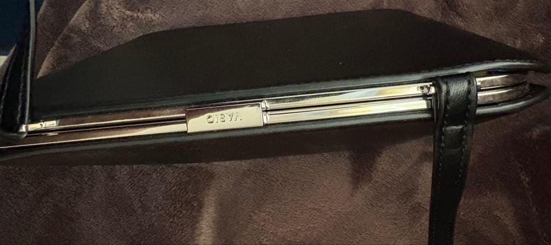 VASIC EMMA 黒 ショルダーバッグ がま口