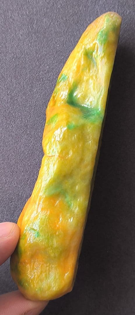 【極上】ミャンマー産黄翡翠のルース(186ｇ)