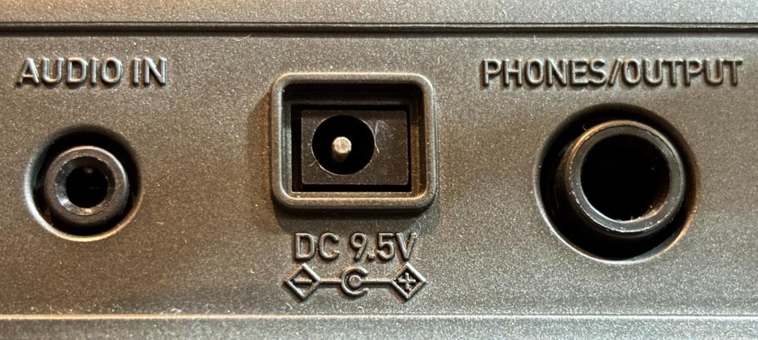 ＜CASIO＞ 電子キーボード　CTK-2200　61鍵　USB端子搭載