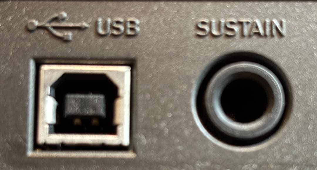 ＜CASIO＞ 電子キーボード　CTK-2200　61鍵　USB端子搭載