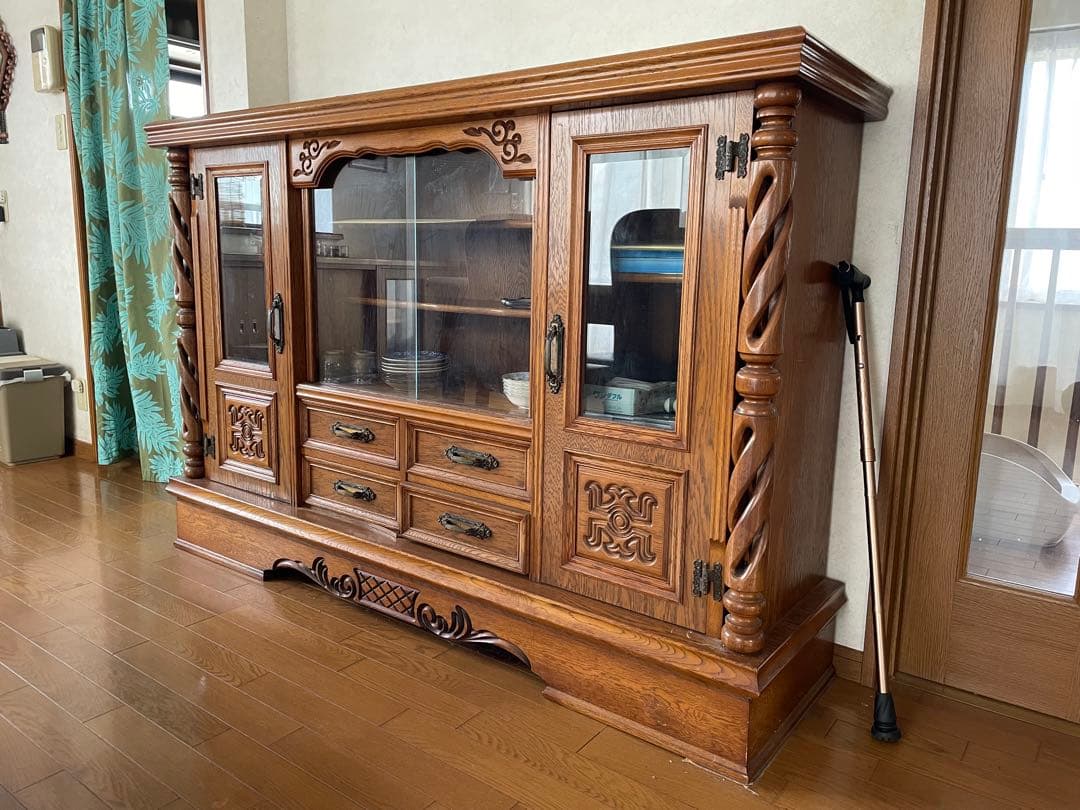 引き渡し限定　クラシック木製キャビネット サイドボード家具　アンティーク家具