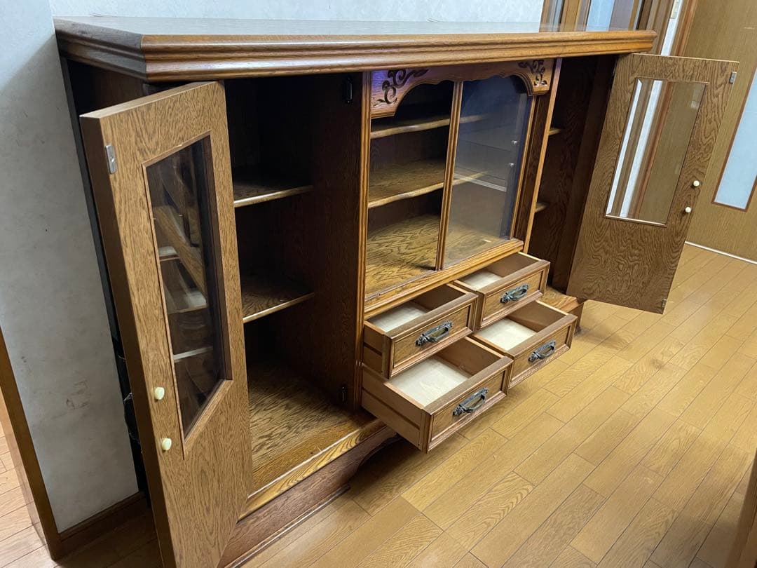 引き渡し限定　クラシック木製キャビネット サイドボード家具　アンティーク家具