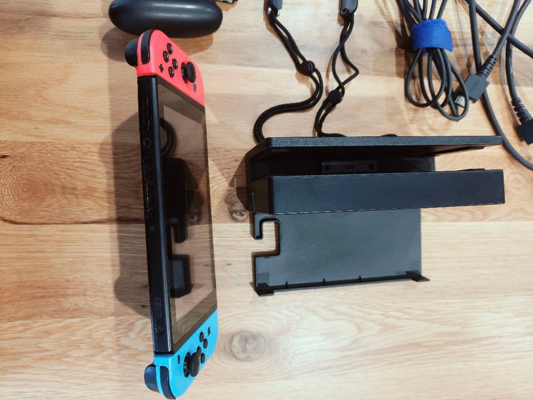 Nintendo Switch 本体 ネオンブルー・ネオンレッド 箱なし