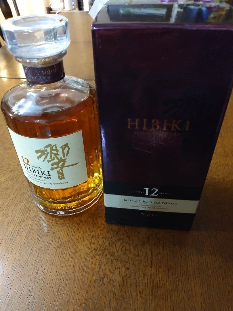 サントリー 響12年 500ml 箱付き 未開封