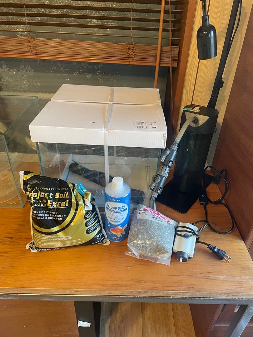 新品30センチキューブ水槽とその他諸々