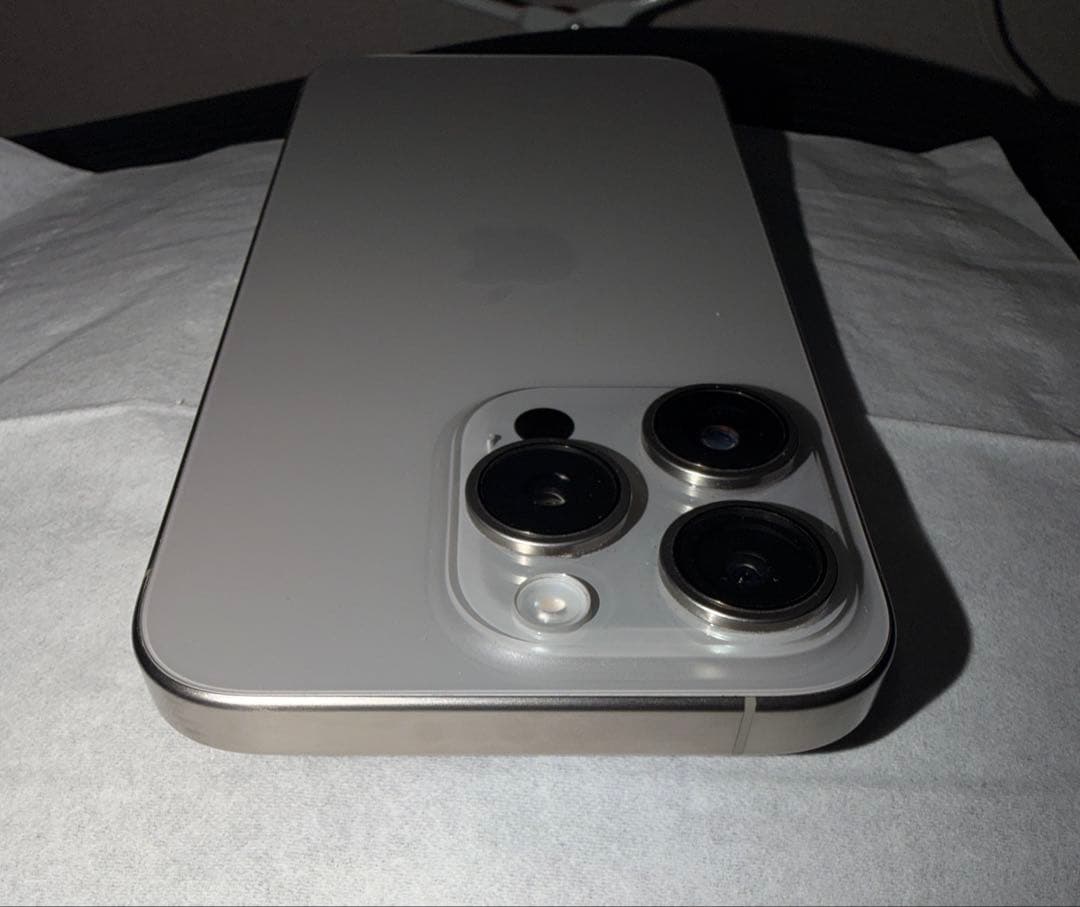 Apple iPhone 15Pro 256GB ナチュラルチタニウム